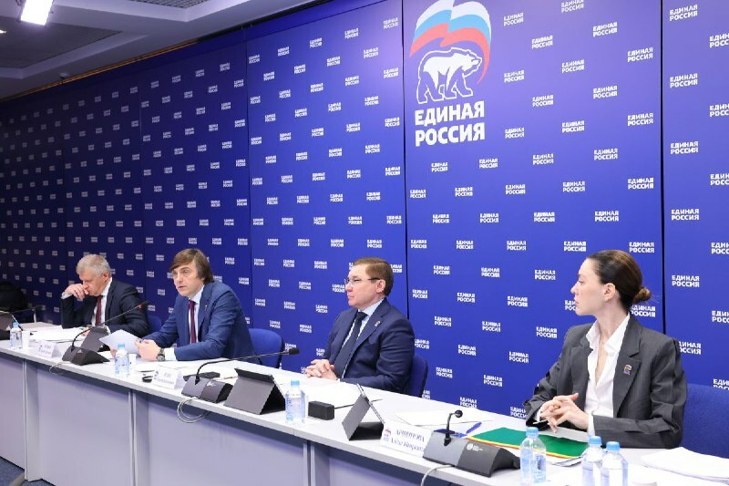 При поддержке «Единой России» в стране капитально отремонтируют более 1,5 тысячи объектов образования