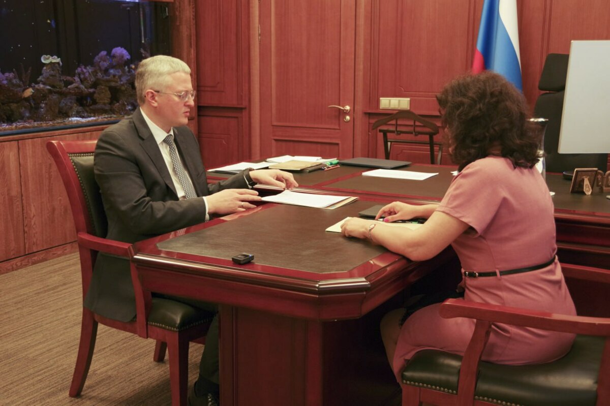 Владимир Солодов поздравил руководителя агентства по обеспечению деятельности мировых судей Камчатского края с назначением
