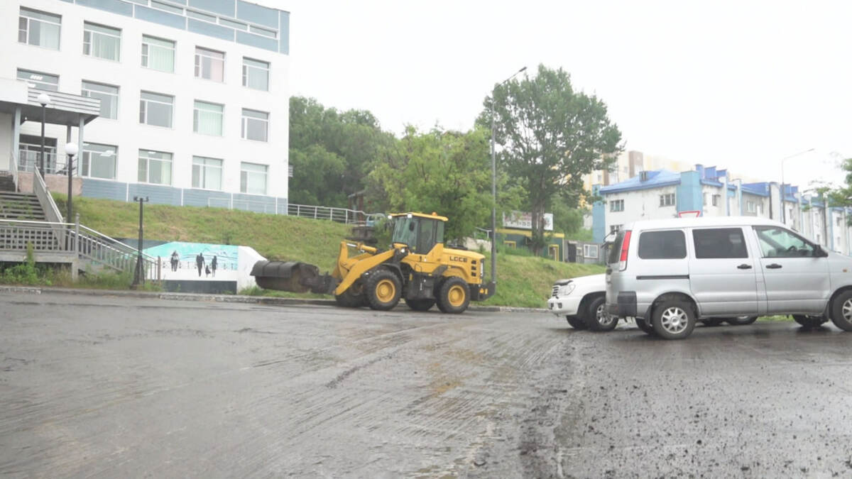 Владимир Солодов проконтролировал качество ремонта дорог в Вилючинске